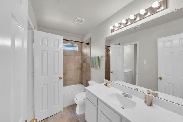 221 Woodlake Drive, Murphy, TX 75094