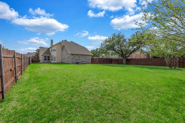 221 Woodlake Drive, Murphy, TX 75094
