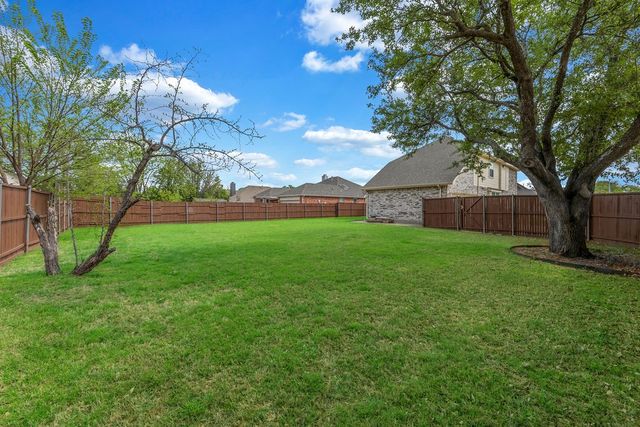 221 Woodlake Drive, Murphy, TX 75094