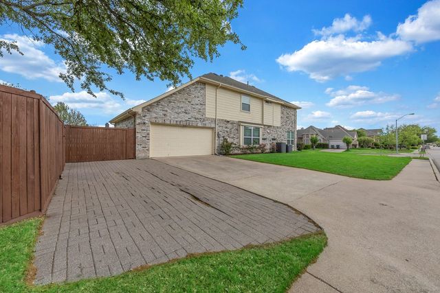 221 Woodlake Drive, Murphy, TX 75094