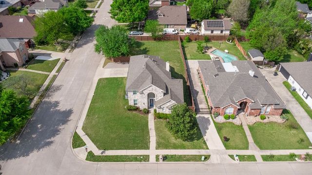 221 Woodlake Drive, Murphy, TX 75094