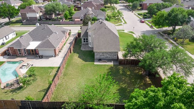 221 Woodlake Drive, Murphy, TX 75094