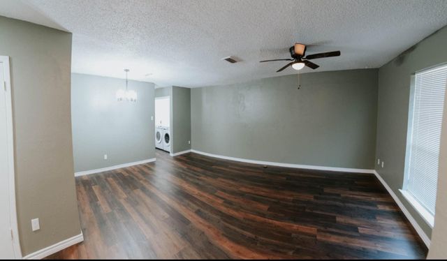 9 E Mountain Creek Court 10, Grand Prairie, TX 75052
