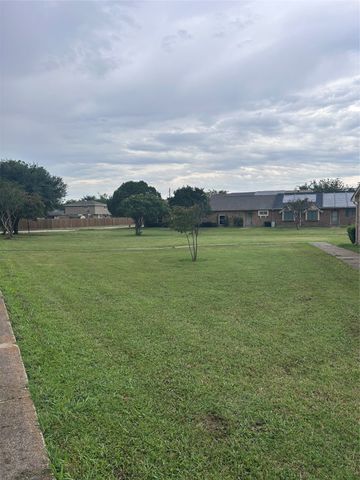 9 E Mountain Creek Court 10, Grand Prairie, TX 75052