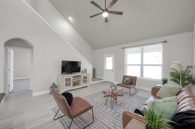 10 Canterborough Place, Tomball, TX 77375