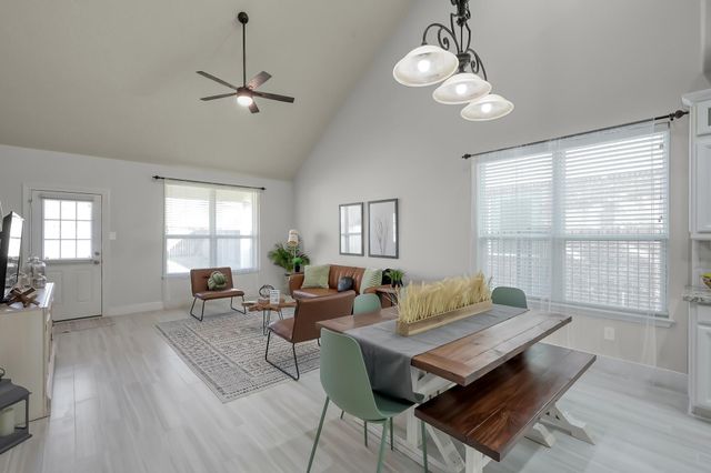 10 Canterborough Place, Tomball, TX 77375