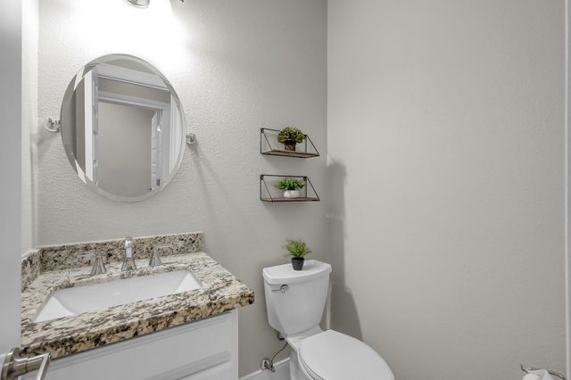 10 Canterborough Place, Tomball, TX 77375