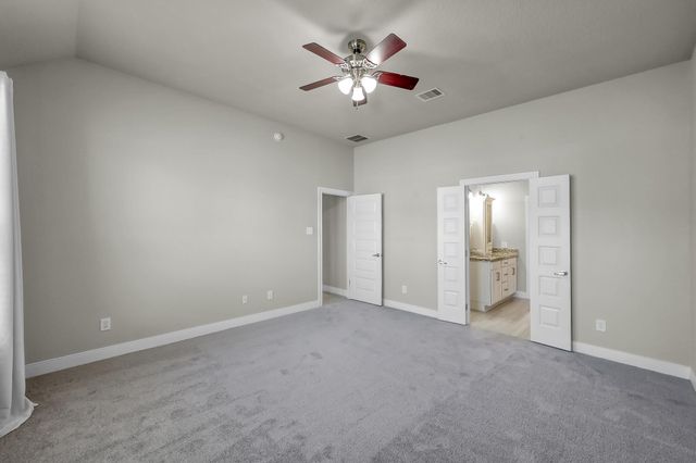 10 Canterborough Place, Tomball, TX 77375