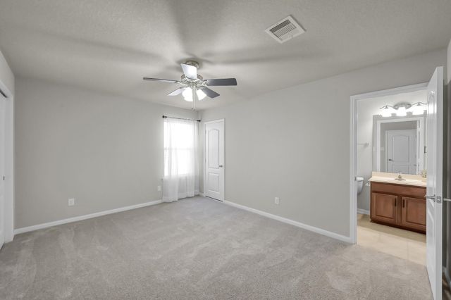 10 Canterborough Place, Tomball, TX 77375