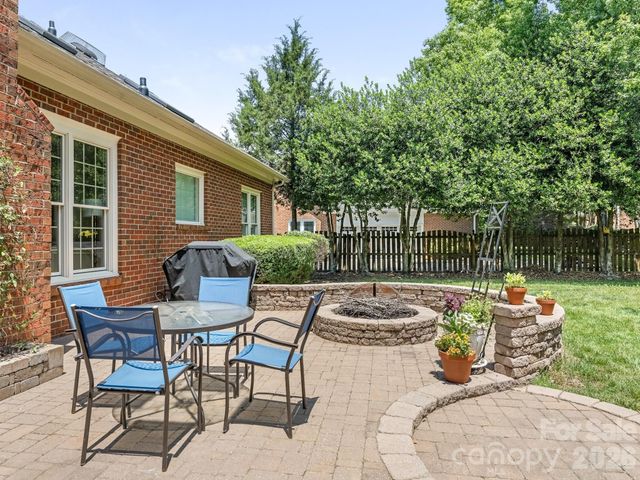 9627 Penshurst Trace, Charlotte, NC 28210