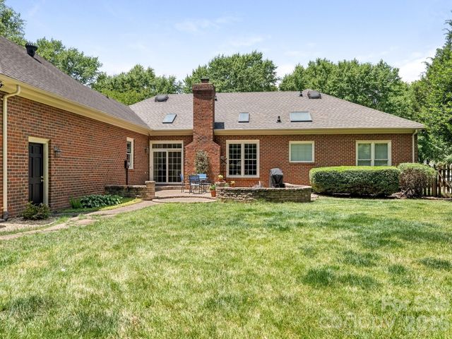 9627 Penshurst Trace, Charlotte, NC 28210