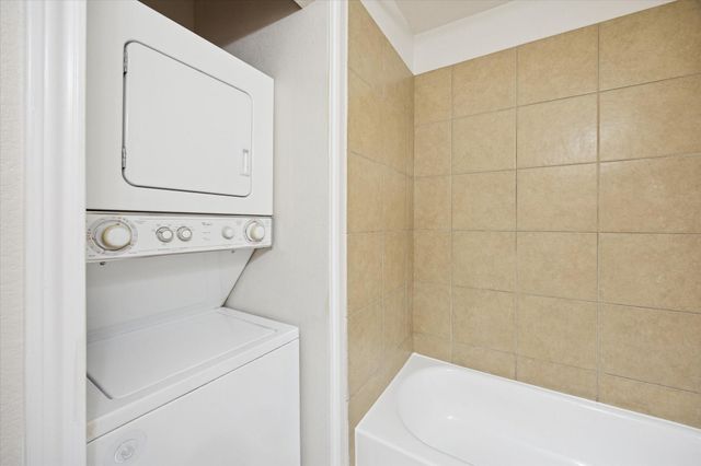 214 W 17th Street 16, Houston, TX 77008