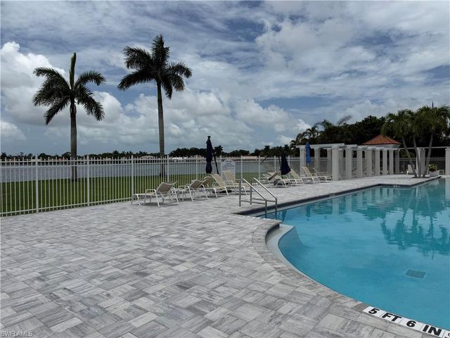 7750 Jewel LN 103, Naples, FL 34109