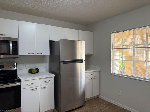 7750 Jewel LN 103, Naples, FL 34109