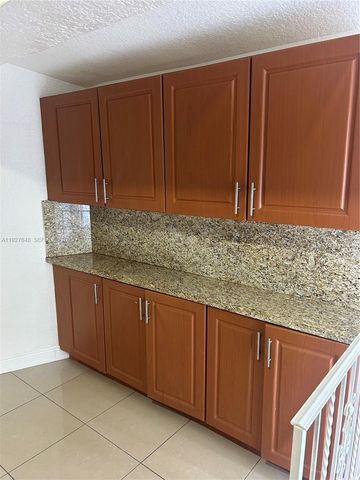 1501 Lauderdale Villa Dr, Fort Lauderdale, FL 33311