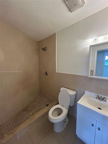 1501 Lauderdale Villa Dr, Fort Lauderdale, FL 33311