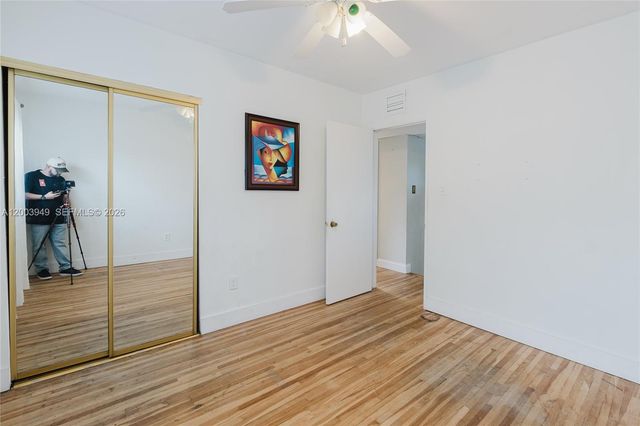 1300 NE 204th St 1300, Miami, FL 33179