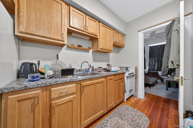 54 Leroy Place, Newburgh, NY 12550