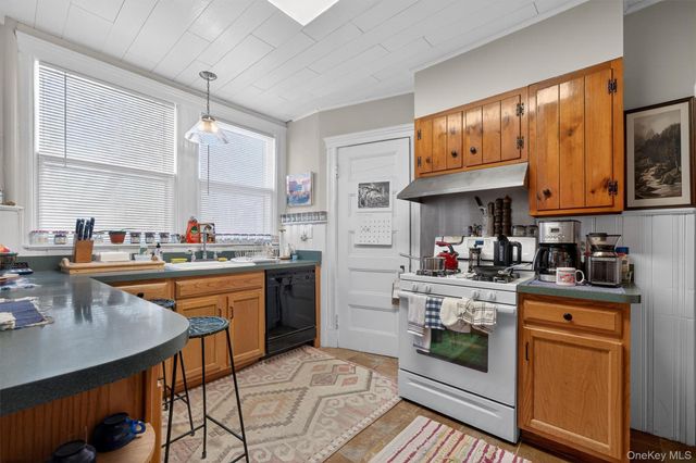 54 Leroy Place, Newburgh, NY 12550