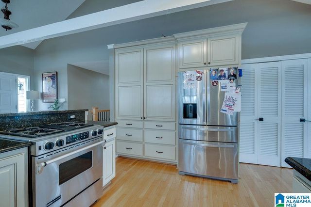 917 MOUNTAIN BRANCH CIRCLE, Vestavia Hills, AL 35226