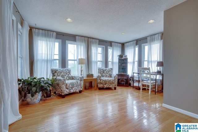 917 MOUNTAIN BRANCH CIRCLE, Vestavia Hills, AL 35226