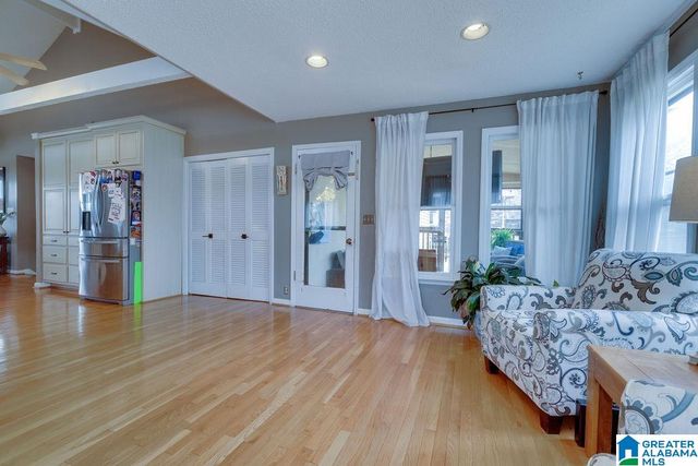 917 MOUNTAIN BRANCH CIRCLE, Vestavia Hills, AL 35226