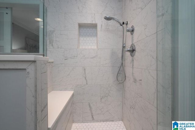 917 MOUNTAIN BRANCH CIRCLE, Vestavia Hills, AL 35226