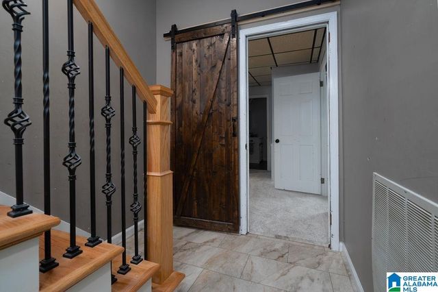 917 MOUNTAIN BRANCH CIRCLE, Vestavia Hills, AL 35226