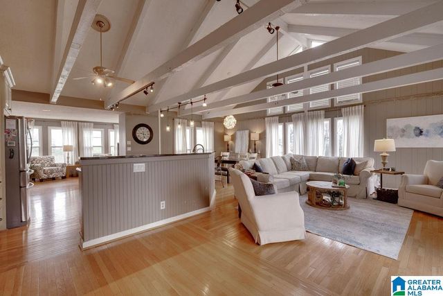 917 MOUNTAIN BRANCH CIRCLE, Vestavia Hills, AL 35226