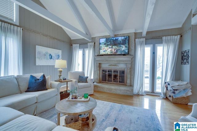 917 MOUNTAIN BRANCH CIRCLE, Vestavia Hills, AL 35226