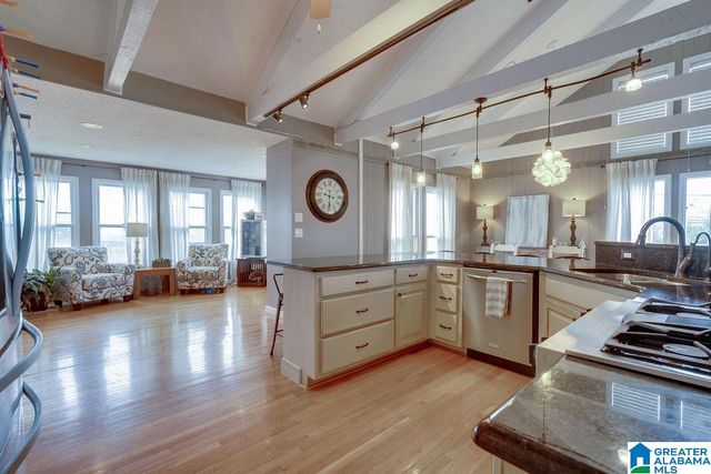 917 MOUNTAIN BRANCH CIRCLE, Vestavia Hills, AL 35226