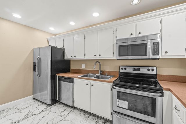 4585 Holly Lake Drive, Lake Worth, FL 33463