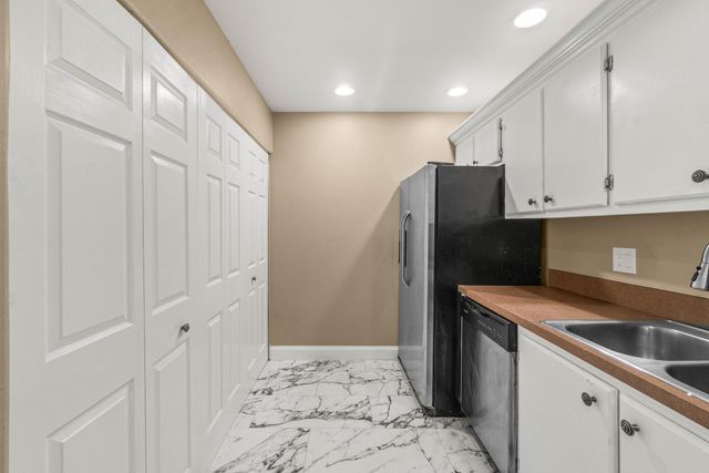 4585 Holly Lake Drive, Lake Worth, FL 33463