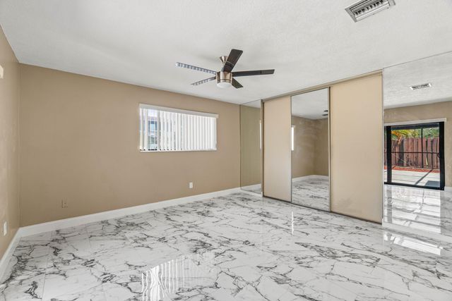 4585 Holly Lake Drive, Lake Worth, FL 33463