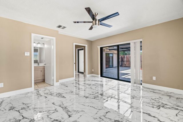 4585 Holly Lake Drive, Lake Worth, FL 33463