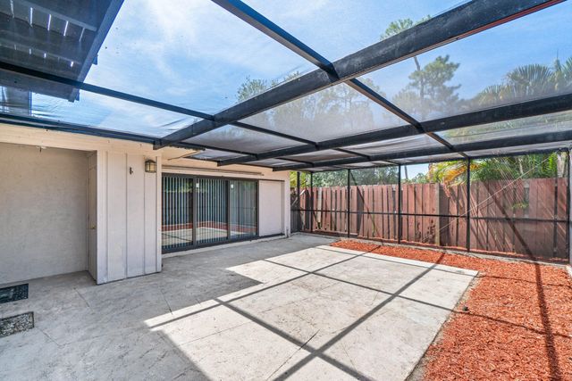 4585 Holly Lake Drive, Lake Worth, FL 33463