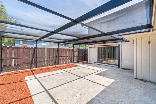 4585 Holly Lake Drive, Lake Worth, FL 33463