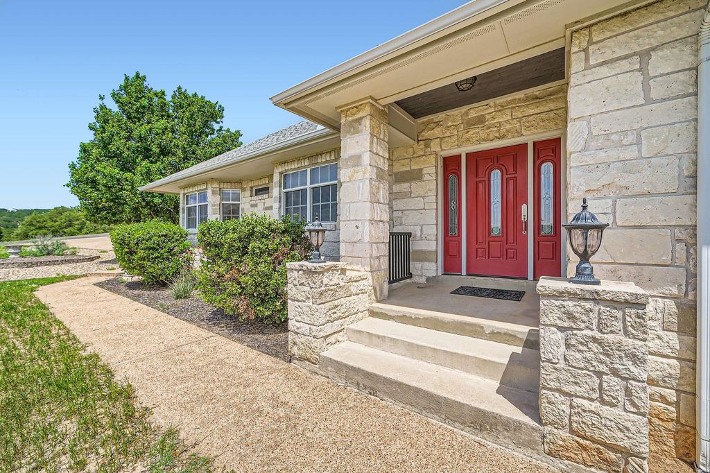 128 Oak Crest DR, Bertram, TX 78605