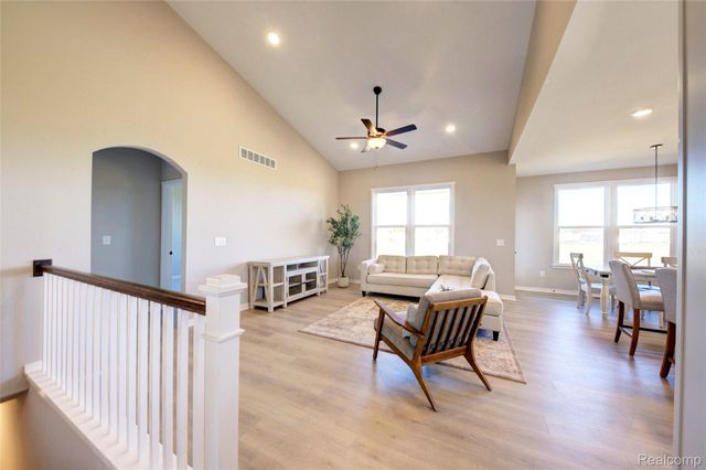 688 Round Rock Drive, Howell, MI 48843