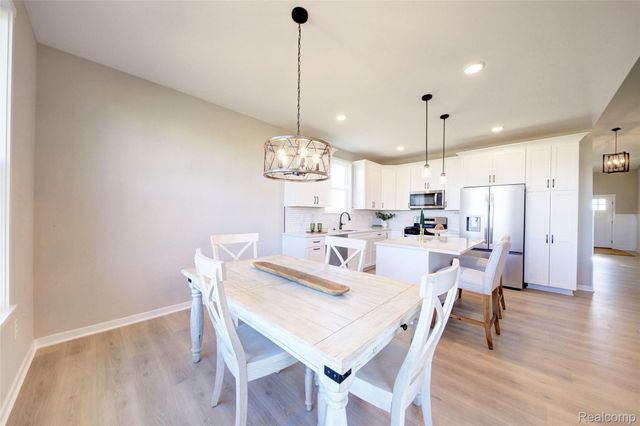 688 Round Rock Drive, Howell, MI 48843