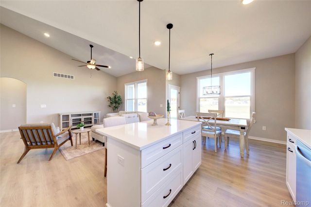 688 Round Rock Drive, Howell, MI 48843