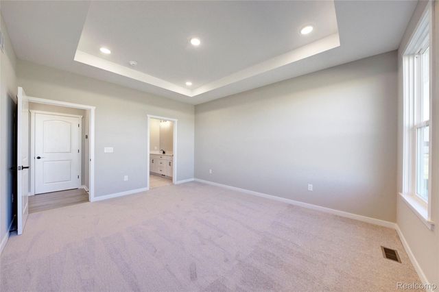 688 Round Rock Drive, Howell, MI 48843