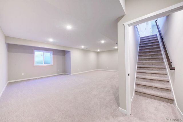 688 Round Rock Drive, Howell, MI 48843