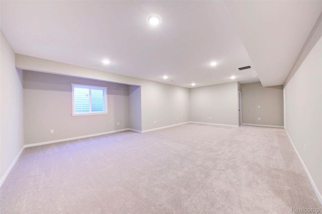 688 Round Rock Drive, Howell, MI 48843