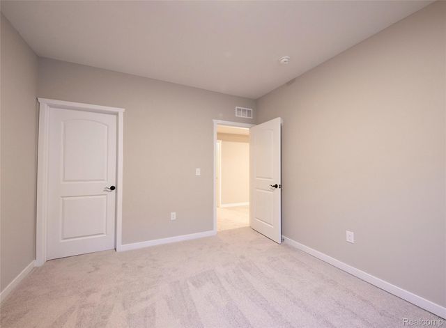 688 Round Rock Drive, Howell, MI 48843
