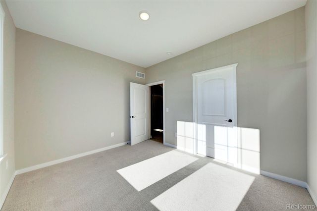 688 Round Rock Drive, Howell, MI 48843