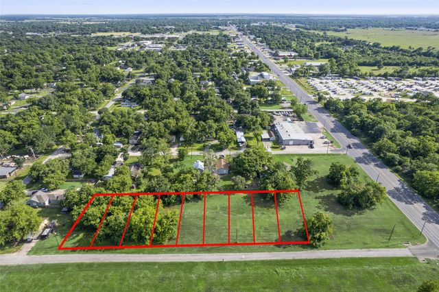 205 W Columbus Drive, Wharton, TX 77488