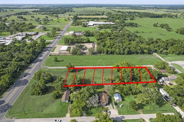 205 W Columbus Drive, Wharton, TX 77488