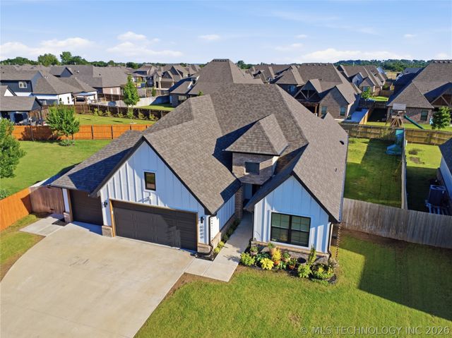 6044 E 127th Street S, Bixby, OK 74008