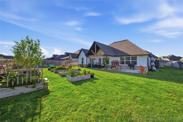 6044 E 127th Street S, Bixby, OK 74008